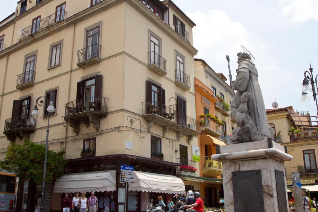 Piazza Tasso B&B Relais Sorrento Exterior foto